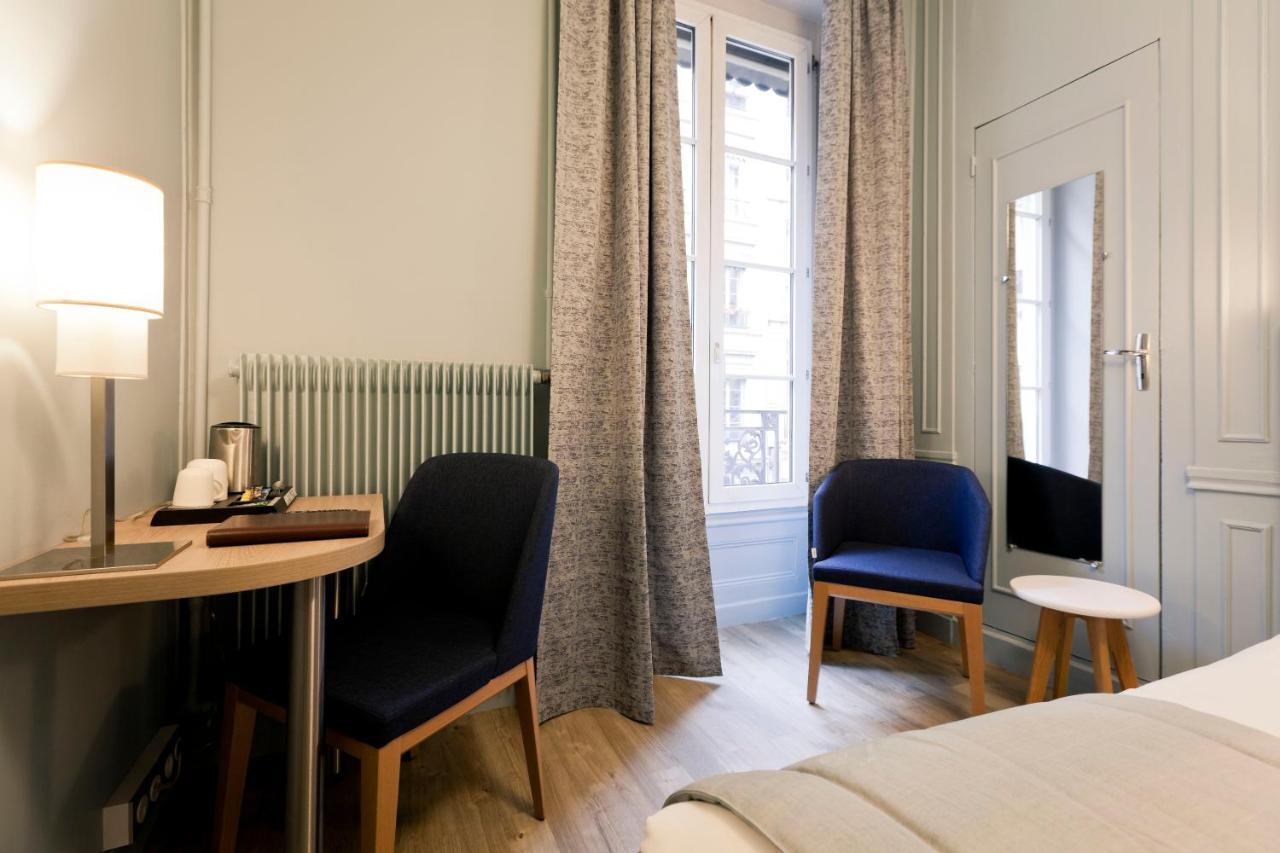 Hotel Du Dauphin Lyon Exterior photo